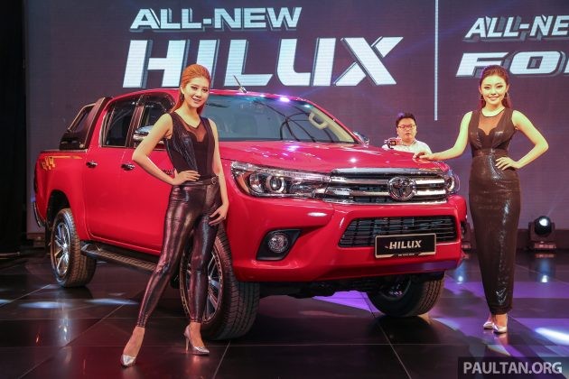 Can canh Toyota Hilux phien ban moi gia tu 496 trieu dong-Hinh-16